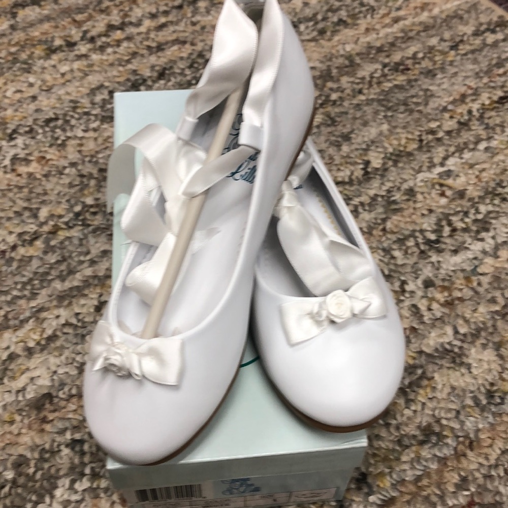“Rose” Girls Dress Shoes w/Ribbon tie-up
